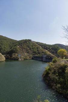 春の長野県上伊那郡箕輪町にあるもみじ湖 もみじ湖,長野,箕輪町の写真素材