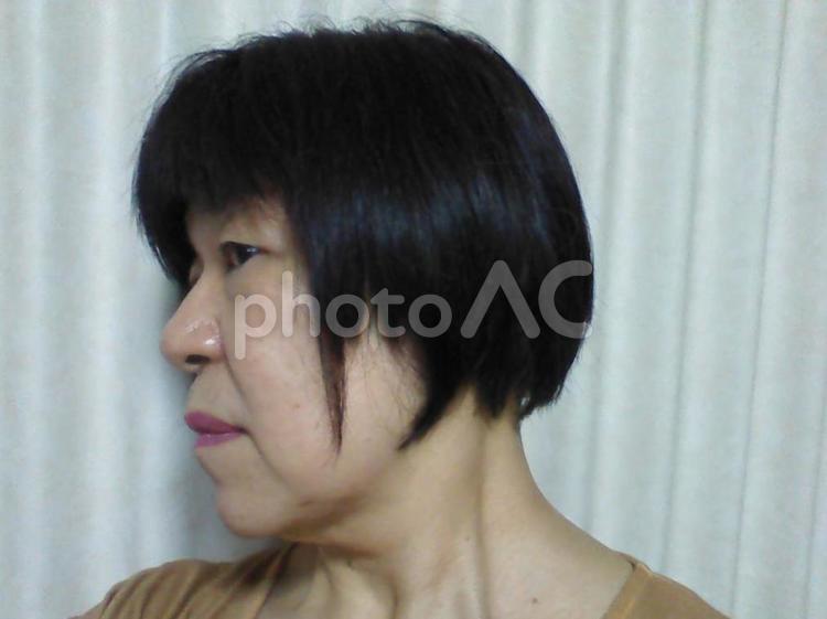 50代の女性の横顔 1,50代,おばあさんの写真素材