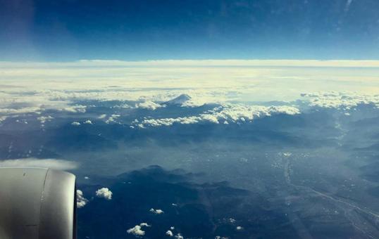 飛行機から見た富士山 飛行機から見た富士山の写真