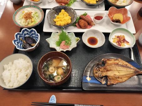 品数の多い和食の朝食 品数の多い和食の朝食 和食,朝食,保養所の写真素材