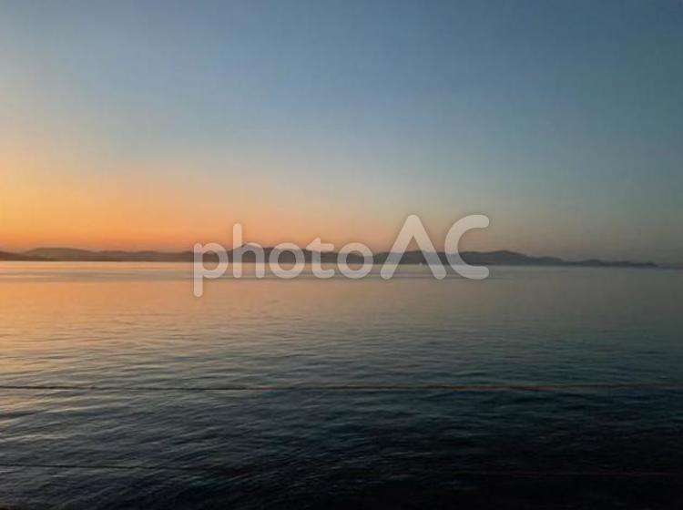 豊島　海と夕日 海,染まる,オレンジ色の写真素材