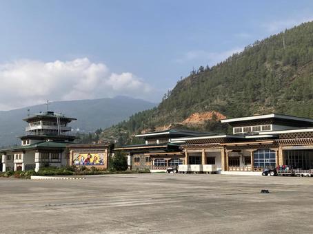 ブータンの空港 ブータンの空港 ブータン,パロ,空港の写真素材