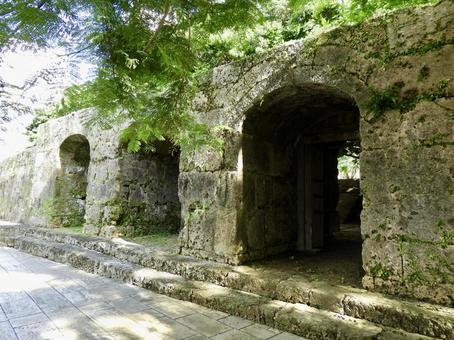 重要文化財旧崇元寺第一門及び石牆 重要文化財旧崇元寺第一門及び石牆 旧崇元寺第一門及び石牆,崇元寺,那覇市の写真素材