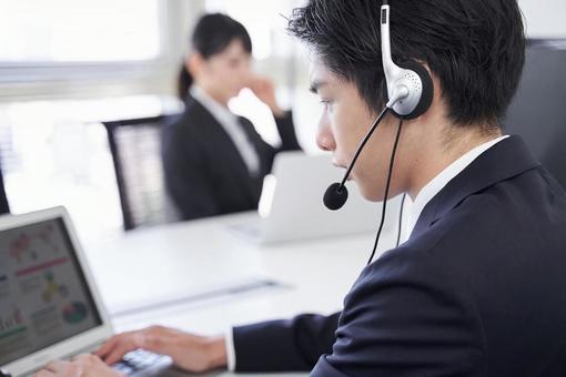 Businessmen having an online meeting, cuộc họp trực tuyến, văn phòng, người, JPG