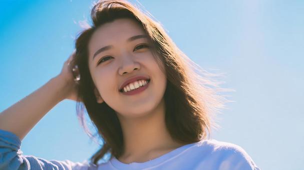 希望に満ちた笑顔の写真