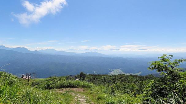 アルプス平自然遊歩道から望む夏の戸隠連峰 アルプス平自然遊歩道から望む夏の戸隠連峰 アルプス平自然遊歩道,夏山,白馬五竜高山植物園の写真素材