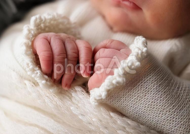 新生児の赤ちゃんの手 新生児,手,赤ちゃんの写真素材