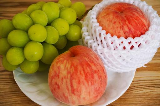 Peaches and Shine Muscat 4, JPG