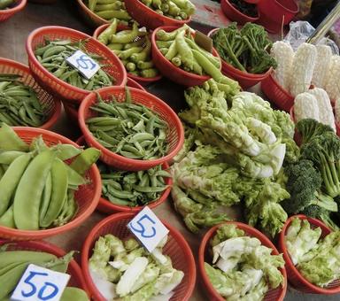 台湾の朝市での野菜売り場 台湾の朝市での野菜売り場 市場,朝市,朝の市場の写真素材
