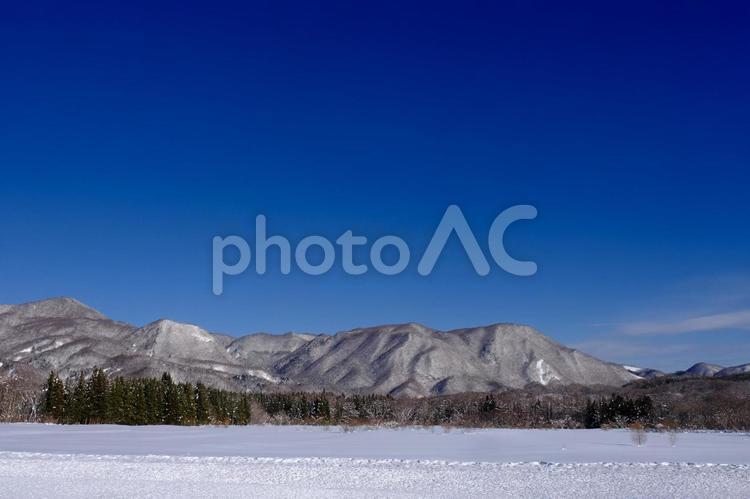 須川岳山麓（栗駒山）の冬の風景 冬,山,冬山の写真素材