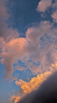 赤い入道雲③ 赤い入道雲③ 入道雲,夕日に染まる,赤い雲の写真素材
