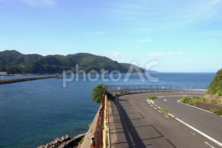 長崎の樺島の海と道路 海,波,山の写真素材