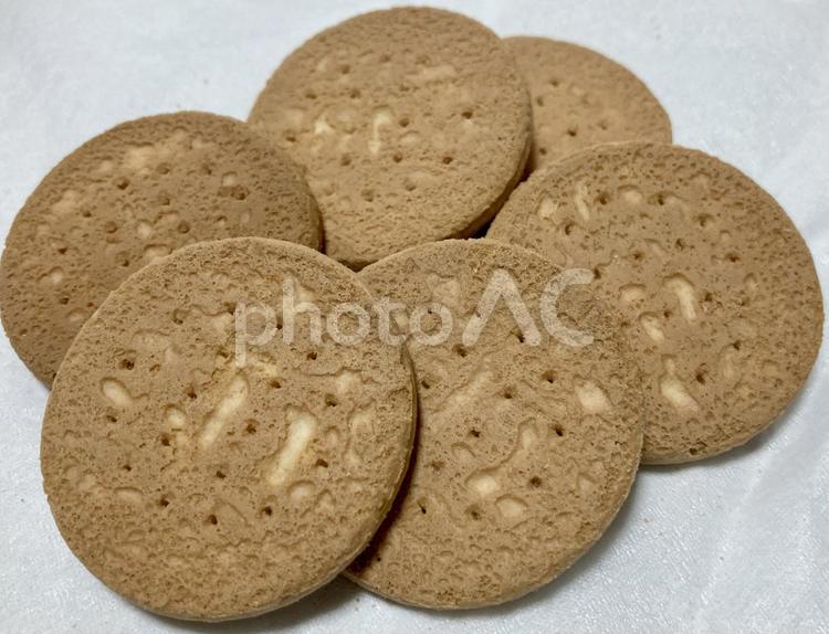 3時のおやつにビスケット ビスケット,洋菓子,焼き菓子の写真素材