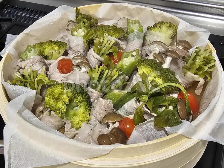 豚肉の野菜せいろ蒸し(加熱後) 豚肉の野菜せいろ蒸し,豚のせいろ蒸し,せいろ蒸しの写真素材
