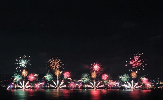 湖上打ち上げ花火/松江水郷祭 湖上打ち上げ花火/松江水郷祭の写真