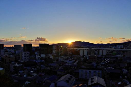 池田市の落日 たそがれ,街並み,市街の写真素材