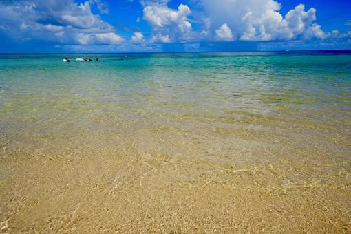 宮古島の美しい宮古ブルーの海 宮古島の美しい宮古ブルーの海 宮古島,宮古ブルー,沖縄の写真素材