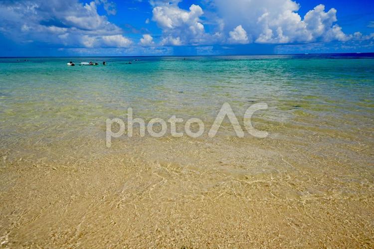 宮古島の美しい宮古ブルーの海 宮古島の美しい宮古ブルーの海 宮古島,宮古ブルー,沖縄の写真素材