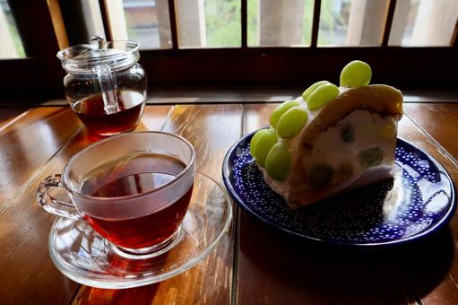ケーキと紅茶 スイーツ,パフェ,デザートの写真素材