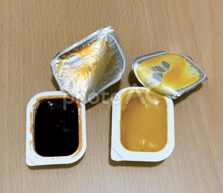 マスタードとバーベキューソース 調味料,トッピング,味付けの写真素材