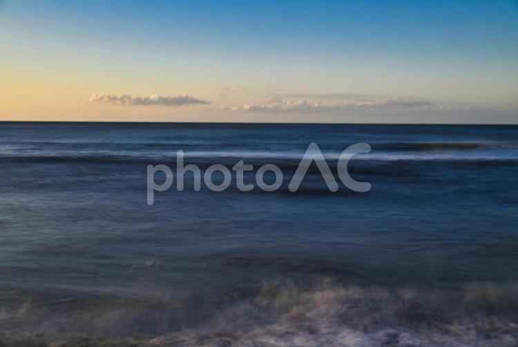 夕暮れの海 夕暮れの海,長秒撮影,長秒露光の写真素材