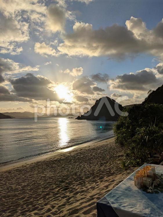 夕焼けと海 海,夕焼け,砂浜の写真素材