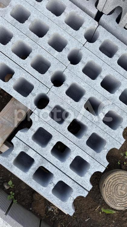 ブロックで住宅の玄関の門の外構工事 門,玄関,ブロックの写真素材