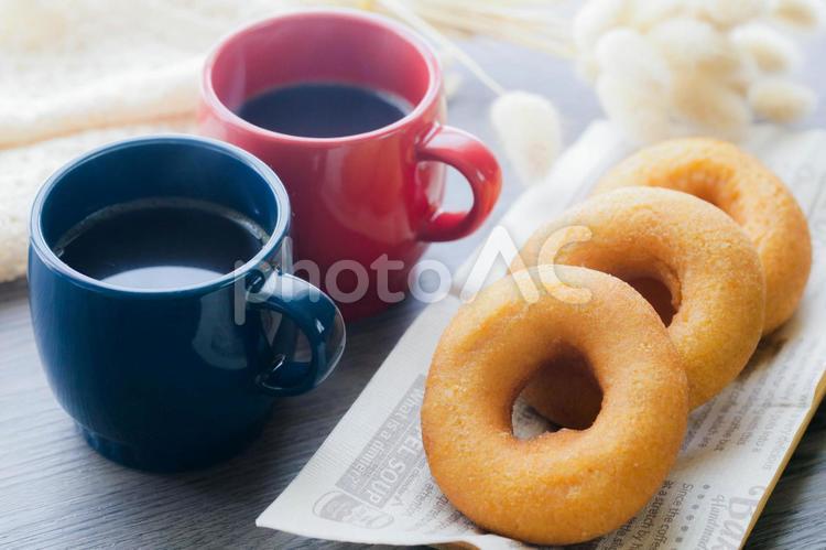 二人のコーヒータイム ドーナツ,コーヒー,タイムの写真素材
