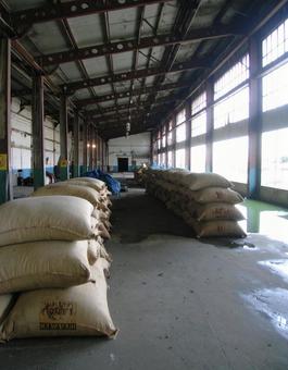 劣悪保存の倉庫 の写真