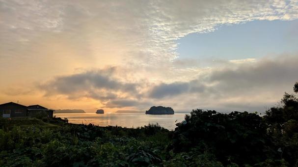 能登半島ひょうたん島の夜明け 能登半島ひょうたん島の夜明け 能登,能登半島,能登島の写真素材