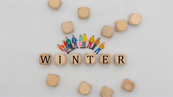 文字ブロックと人形「WINTER」 ミニチュア,人形,ブロックの写真素材