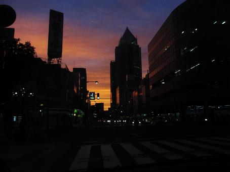 夕闇迫る新潟市 夕闇迫る新潟市の写真