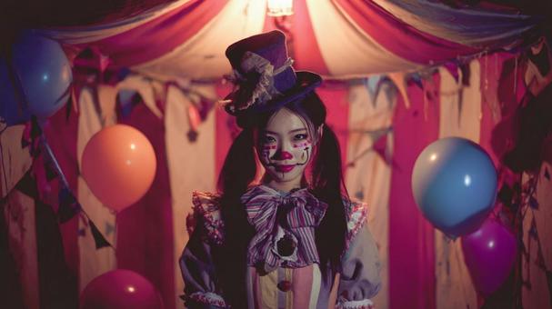 サーカスのピエロ仮装の写真