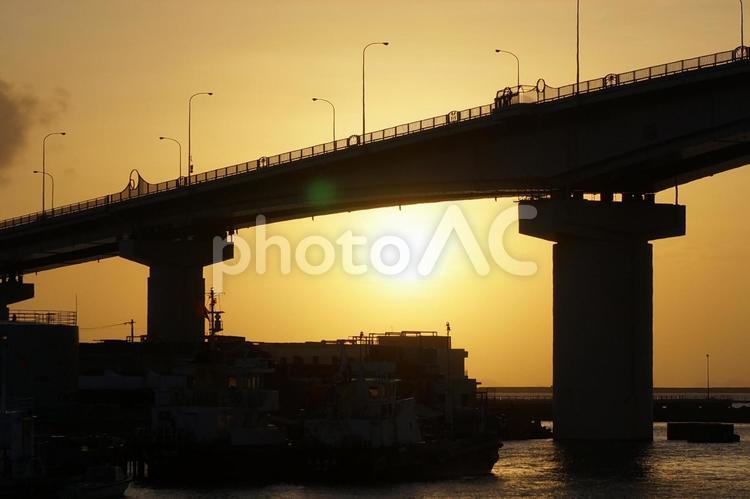 沖縄の夕暮れ 沖縄,橋,夕焼けの写真素材