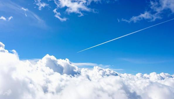 飛行機雲と青空 飛行機雲と青空の写真