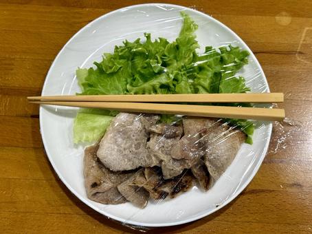 帰りの遅い家族のために用意した生姜焼き 帰りの遅い家族のために用意した生姜焼きの写真
