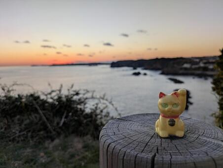 幸運を呼ぶ夕焼け 夕焼け,招き猫,空の写真素材