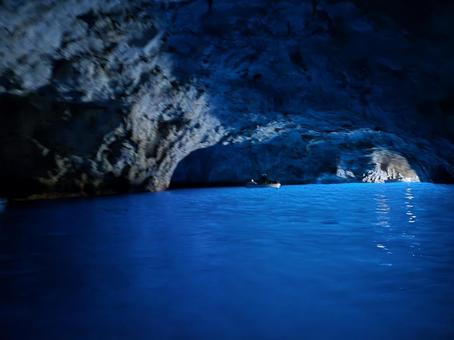 イタリア旅行　カプリ島　青の洞窟の写真