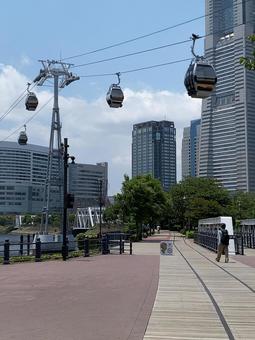 横浜 街並み ロープウェイ 横浜 街並み ロープウェイ 横浜,ビル群,街並みの写真素材