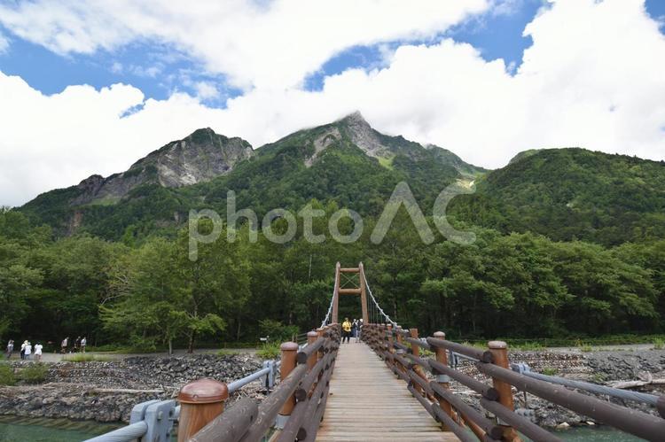 上高地　明神橋の風景 上高地,明神橋,橋の写真素材