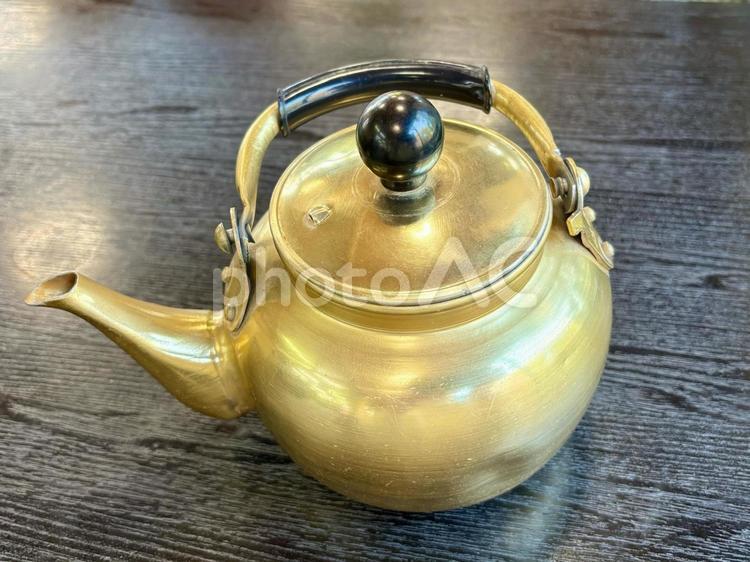 懐かしい食堂の小物2 急須,ヤカン,茶器の写真素材