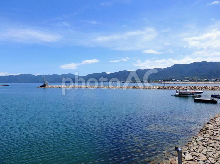 瀬戸内海の風景 海,青空,堤防の写真素材