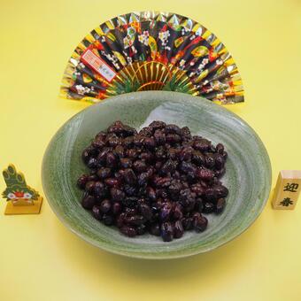 正月料理・黒豆の煮物（家庭料理） 黒豆,正月料理,おせち料理の写真素材