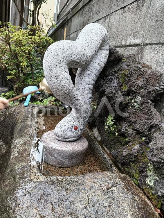 へび へび,石像,石の写真素材