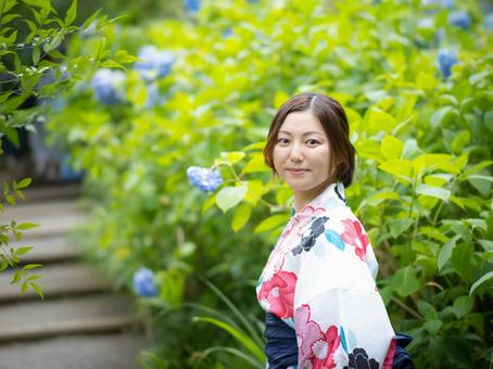 32: Hydrangea and a woman in a yukata, JPG 32: Hydrangea and a woman in a yukata, JPG