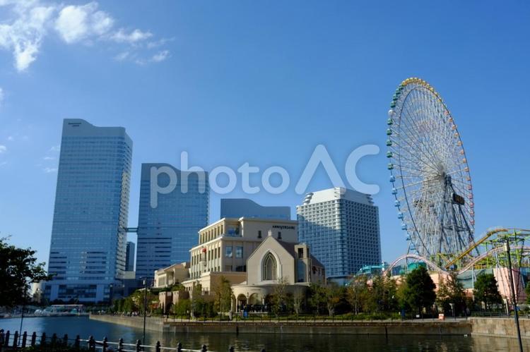 みなとみらい５ みなとみらい,観覧車,海の写真素材