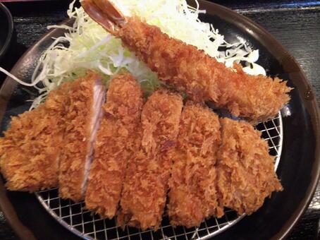 とんかつとエビフライ とんかつ,トンカツ,カツの写真素材