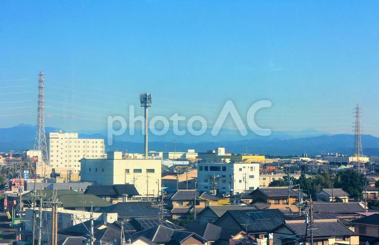 架道橋の窓から見える浜松の街並み 建物,街並み,街の写真素材