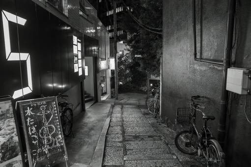 四谷三丁目の路地裏 四谷三丁目の路地裏の写真