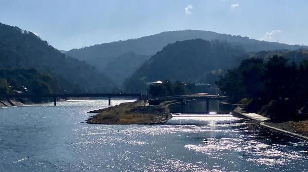朝の宇治川 朝の宇治川 宇治,宇治川,朝霧橋の写真素材